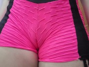 Gostosa de shortinho e micro calçinha 1/16