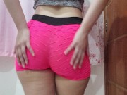 Gostosa de shortinho e micro calçinha 4/16