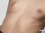 Ersties - In sexy Dessous und Kniestrümpfen masturbiert Leah sich um Orgasmus 10/16