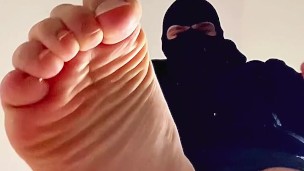 Sniff Master’s Polish smelly stinky white socks Nike TN you Little slave