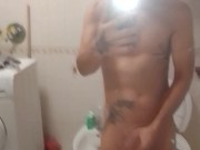 Mi sveglio arrapato sborro e piscio come un pazzo  pensando di chiavare un culo 10/16