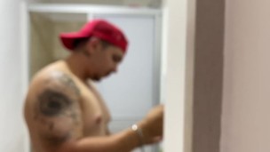 ME MASTURBO EN LA DUCHA