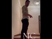 TEASER je le suce dans les escalier de notre résidence de nos vacance au Cap D'agde 4/16