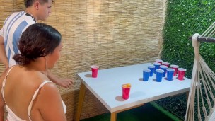 Un juego caliente de hermanastros termina con una corrida en su culo.