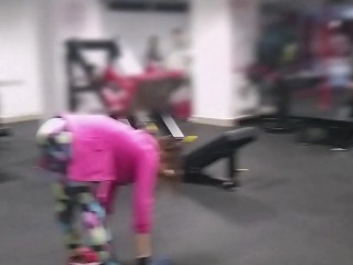 Butt Plug nPussy RISKY FLASH at GYM