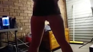 Milf Slutwife loves presenting her slutty little holes for use