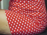 Сomiendo con un vestido rojo 7/16