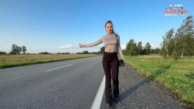 Hot bitch hitchhikes in tight leggings, shows tits and ass and pays for the ride with sex