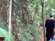 Ela se perdeu na mata e encontrou o maconheiro comedor 4/16