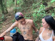 Ela se perdeu na mata e encontrou o maconheiro comedor 8/16