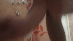 Culo rico en el baño