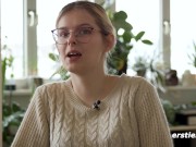 Ersties - Ally gewährt einen tiefen Einblick in ihr Inneres und vergnügt sich mit einem Glasdildo 8/16