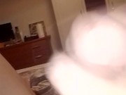 Tutto arrapato mi sparo una sega esce tanta sborra e piscio dopo sborrato 4/16