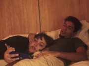 mi hermanastro se le empieza a poner muy dura mientras miramos una pelicula 9/16