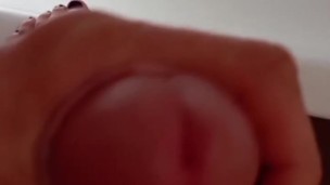 Travestigayéjaculation