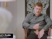 VIXENPLUS Horny boss fucks assistant 5/16