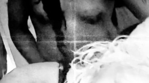 AgxKk in bl. and wh.