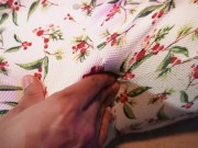 Penetrando Duro y Frotando el coño mojado de la joven madre de mi amigo 3/16