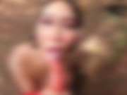 Elfa tetona chupando en el bosque 16/16