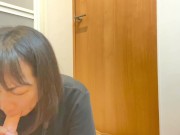 【テレビ電話オナニー】えっちな空気のおすそ分け♡声を出せない環境でグチョグチョ音が響く♡　日本人 素人 フェラ 6/16