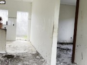 Fui fodida pelo trabalhador na obra.o cara aproveitou que estava me masturbando.pra me foder toda at 5/16