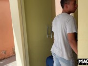 Visitando minha ruiva acabei fodendo ela na sala 3/16