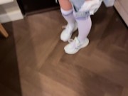 女大学生勤工俭学送外卖，不小心打翻客人东西只能肉偿来弥补了 11/16