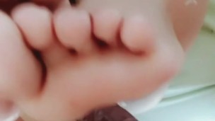 HANDJOB SHE CANT HANDLE BIG BROWN COCK