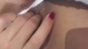 Linda conejita le encanta tocarse su vajina