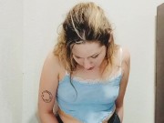 Playing with my new flower toy 🌹💋 2/16