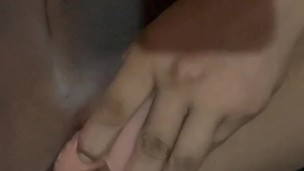 Me masturbo rico un dildo de 20 cm