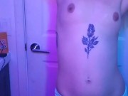 Look how big my dildo is! 12/16