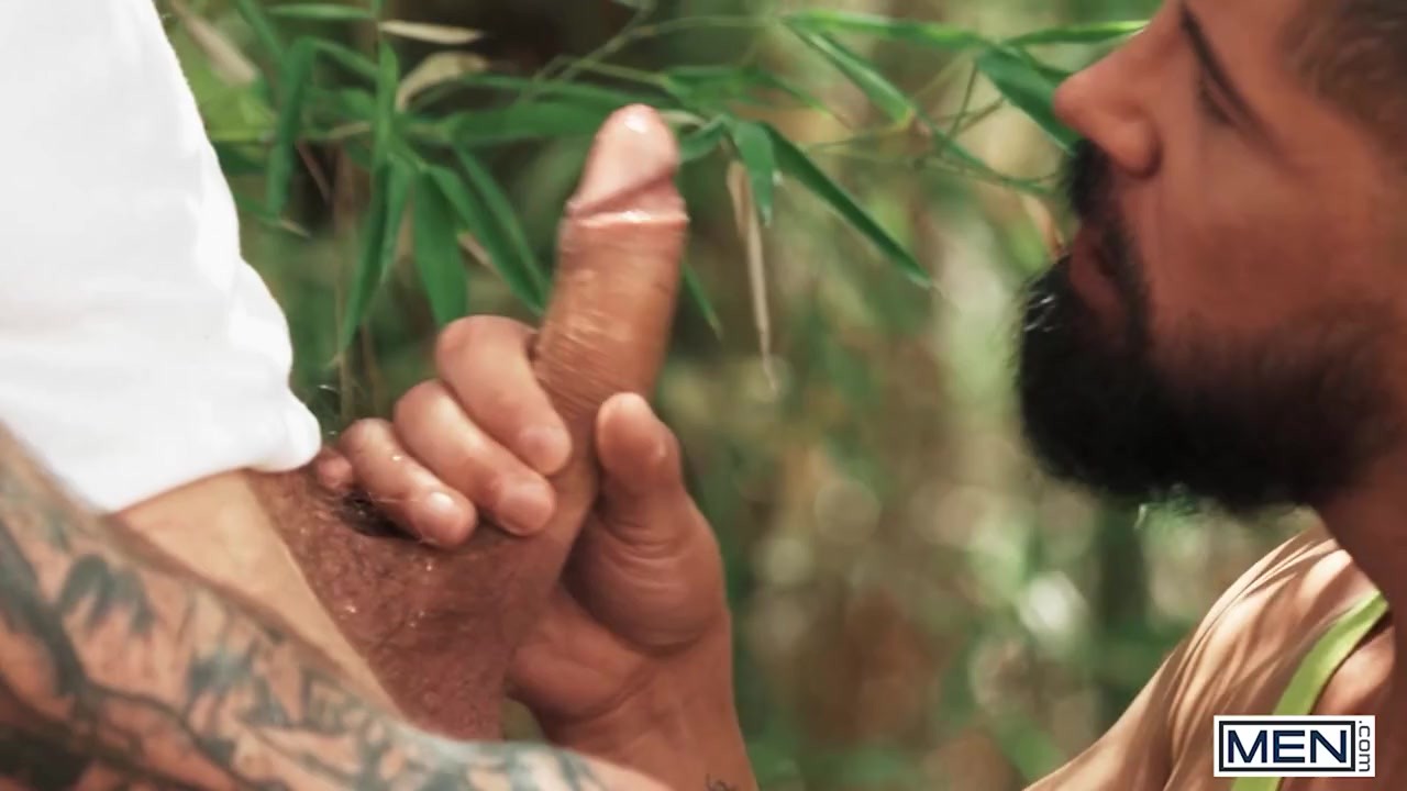 MEN - Justin Jett Finds Scott Carter Jerking Off And Promptly Joins In For An Ass Fuck In The Park - 無料セックスビデオ - RedTube