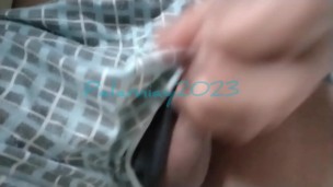 Habang Nag iisa lang SA room, musterbating while watching porn video