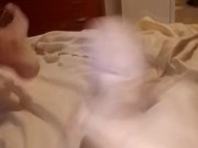 Fiumi di sborra e piscio immaginando di chiavare piedi e culo 1/16