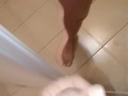 Fiumi di sborra e piscio immaginando di chiavare piedi e culo 13/16