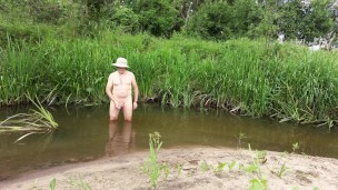 Looking for some relax in the river, nude solo man