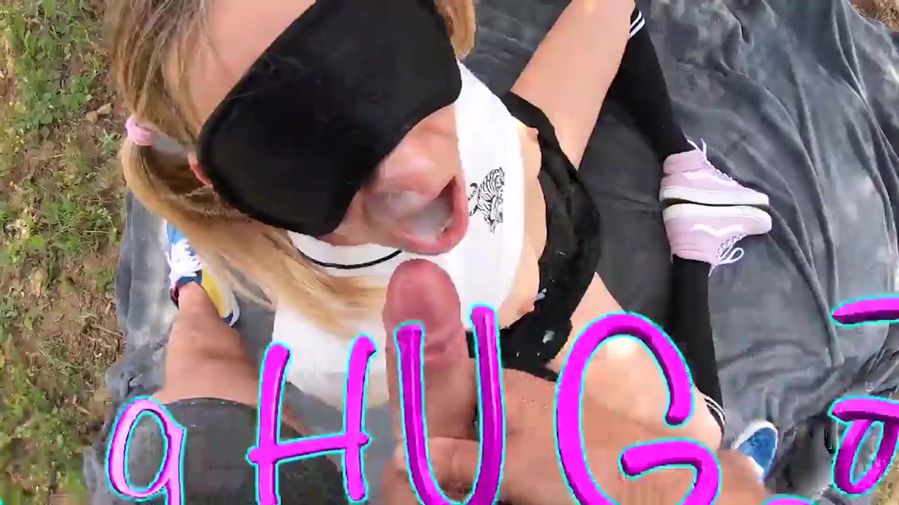 Hot blonde wife gets plastered with cum in the backyard - 無料セックスビデオ - RedTube