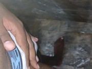 I'm peeing and cleaning my pussy, do you like it ?