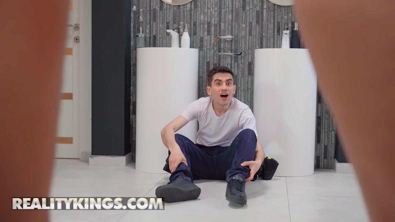 REALITY KINGS - Horny MILFs Mariska & Sharon White Plot How To Seduce The Plumber To Fuck Them Both - Free Sex Video - RedTube