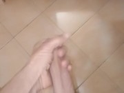 Arrapatissimo sborro un litro di sperma nello specchio 11/16