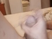 Arrapatissimo sborro un litro di sperma nello specchio 8/16