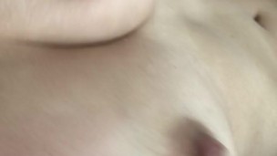 Acorde com peitos naturais gigantes: pura tentação!