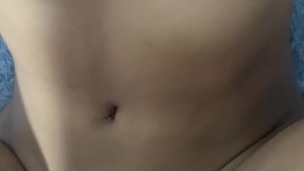 Comparto a mi esposa y otro hombre se corre en su coño y uso su leche como lubricante