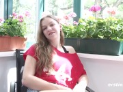 Ersties - Die Berliner Studentin Matilda kommt mit einem Vibrator zum Höhepunkt 15/16