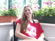 Ersties - Die Berliner Studentin Matilda kommt mit einem Vibrator zum Höhepunkt 7/16