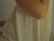 Eating in a dress 1/16