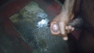 Before bath doing best oil massage for dick