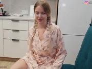 Моя Сводная Сестренка Просит Трахнуть её Перед Сном, Пока её Муж на Работе 1/16