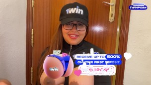 FLIRTING IN MERCADONA WITH PINEAPPLE IN HAND!